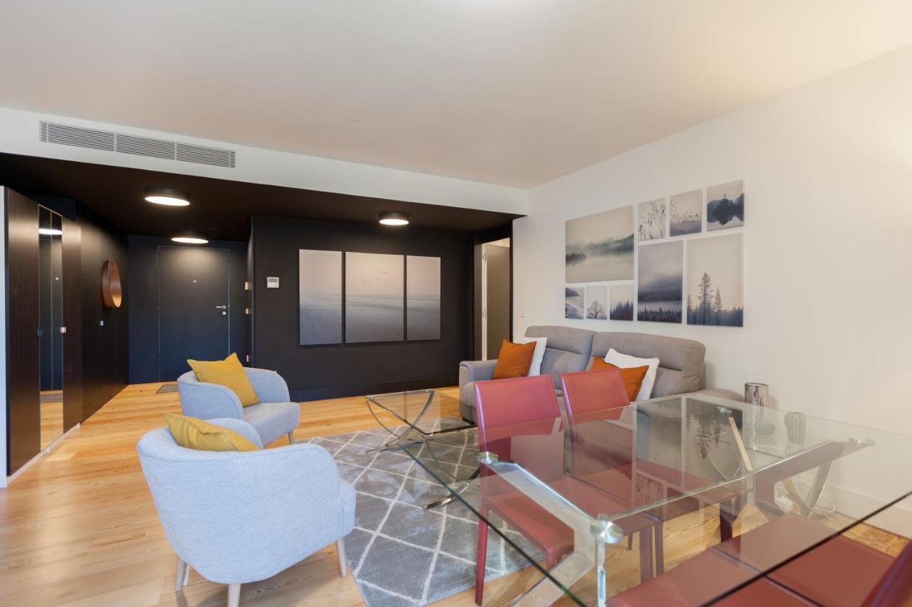 Flh Praca Comercio Artistic Flat With Balcony ลิสบอน ภายนอก รูปภาพ